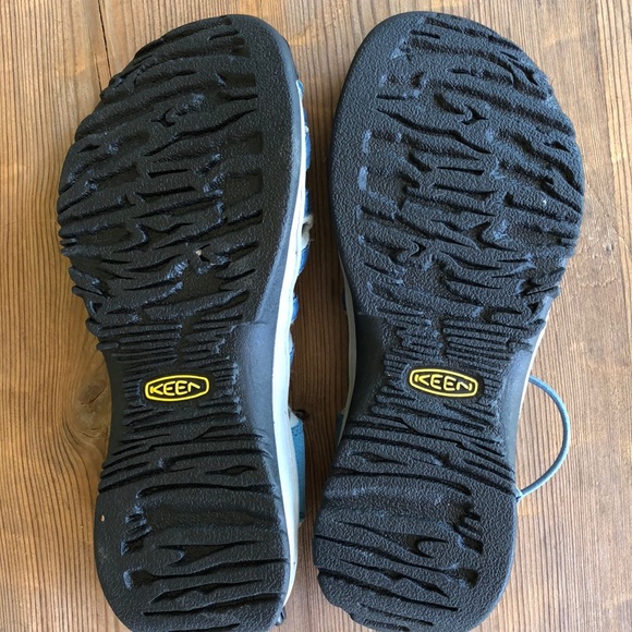 Never worn Keen water shoes - Picture 4 of 4